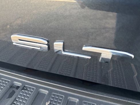 Certified 2022 GMC Sierra 1500 SLT w/ SLT Premium Plus Package image 8