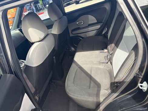 Used 2015 Kia Soul + FWD image 17