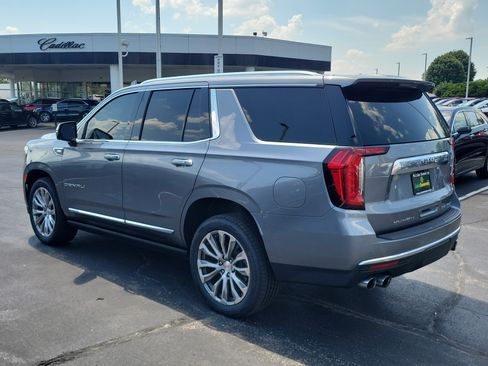 Used 2021 GMC Yukon Denali w/ Denali Premium Package AWD/4WD image 3