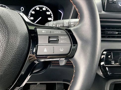 Used 2023 Honda Pilot TrailSport image 19