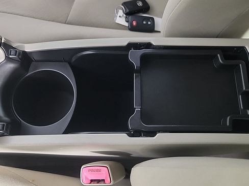 Used 2011 Toyota Prius Two image 30