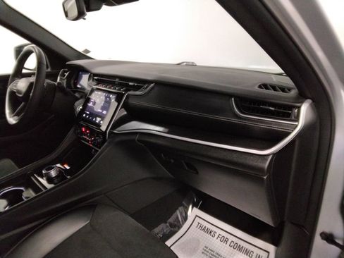 Used 2024 Jeep Grand Cherokee L Laredo image 46