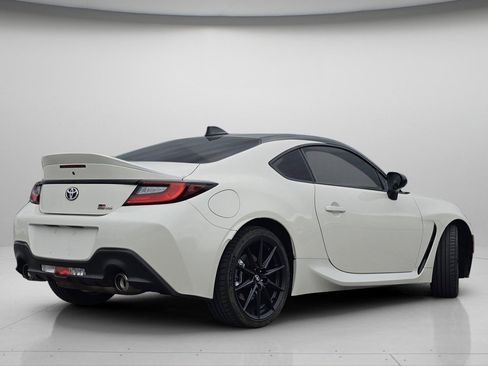 Used 2023 Toyota GR86 Premium RWD image 22