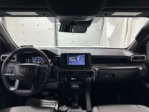 Used 2025 Toyota Tacoma SR5 image 39