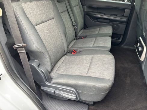 Used 2023 Ford Expedition XLT image 22