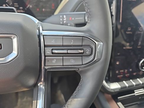 Used 2025 GMC Yukon Denali w/ Denali Reserve Package AWD/4WD image 25