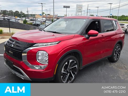 Used 2024 Mitsubishi Outlander SE AWD/4WD image 3