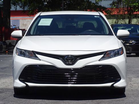 Used 2019 Toyota Camry LE FWD image 9
