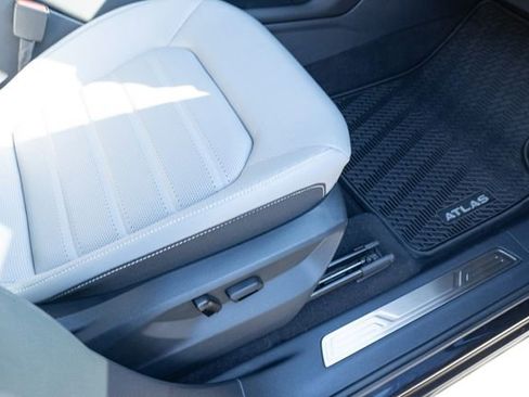 Certified 2024 Volkswagen Atlas Cross Sport SEL R-Line image 47