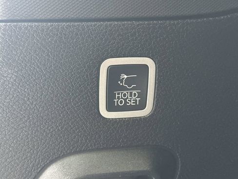 Used 2022 Jeep Wagoneer Series III w/ Rear Seat Video Group 1 image 20