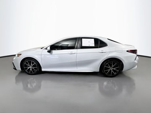 Used 2023 Toyota Camry SE FWD image 9