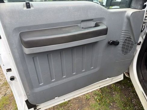 Used 2016 Ford F550 4x4 SuperCab Super Duty image 10