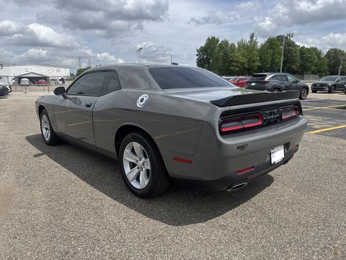 Used 2023 Dodge Challenger SXT image 3