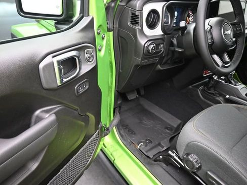 New 2026 Jeep Gladiator Willys AWD/4WD image 14