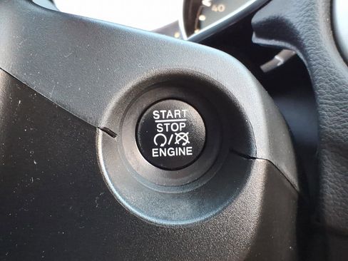 Used 2019 Jeep Compass Latitude w/ Popular Equipment Group AWD/4WD image 16