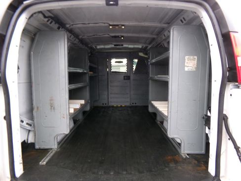 Used 2018 Chevrolet Express 2500 w/ Driver Convenience Package RWD image 2