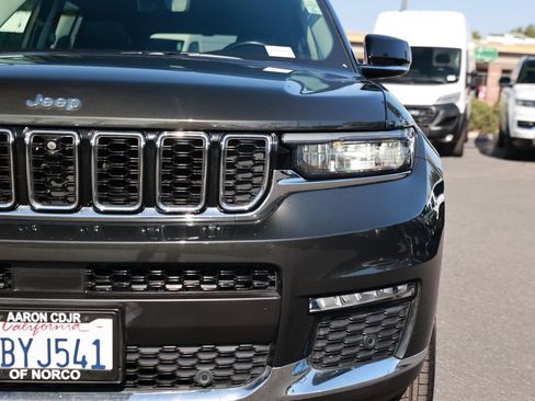 Used 2022 Jeep Grand Cherokee L Limited w/ Luxury Tech Group II RWD image 5