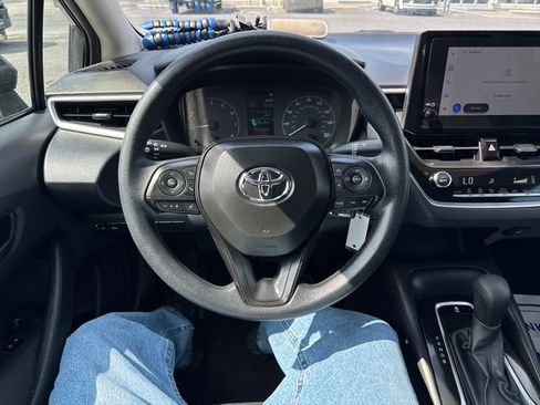Used 2025 Toyota Corolla LE FWD image 14