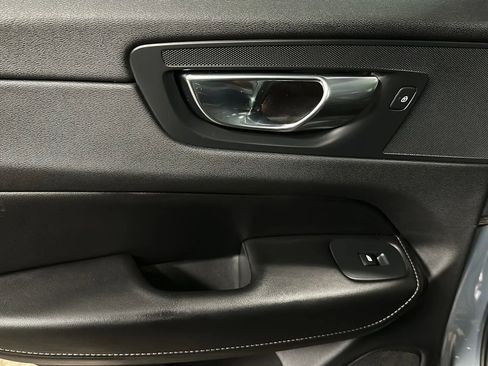 Used 2022 Volvo XC60 T8 Inscription w/ Advanced Package image 12