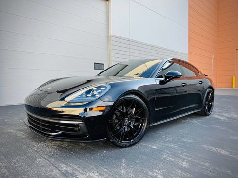 Used 2017 Porsche Panamera 4S image 4