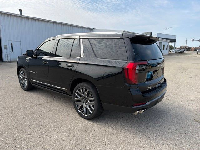 Used 2025 GMC Yukon Denali Ultimate AWD/4WD image 3