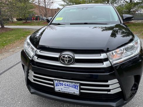 Used 2018 Toyota Highlander LE AWD/4WD image 24