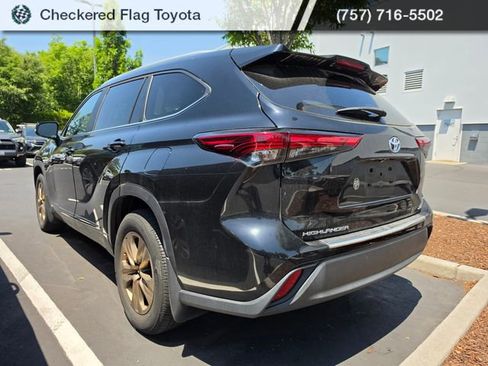 Used 2023 Toyota Highlander Bronze Edition AWD/4WD image 4