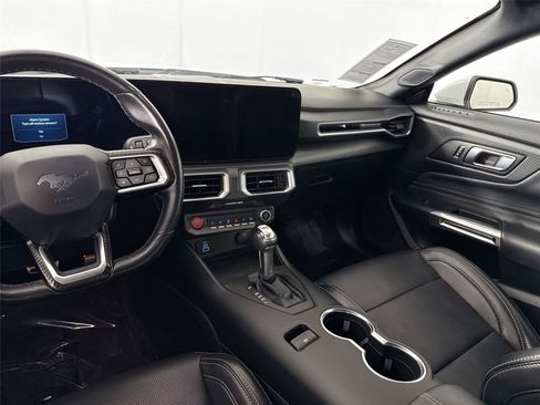 Used 2025 Ford Mustang Premium RWD image 35