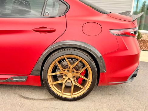 Used 2017 Alfa Romeo Giulia Quadrifoglio RWD image 23