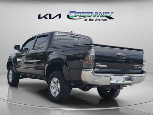 Used 2015 Toyota Tacoma PreRunner w/ SR5 Package RWD image 4