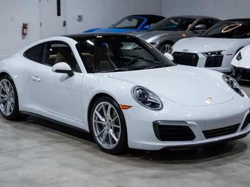 Used 2019 Porsche 911 Carrera 4 AWD/4WD image 8