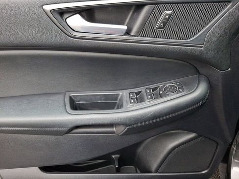 Certified 2020 Ford Edge SE image 12
