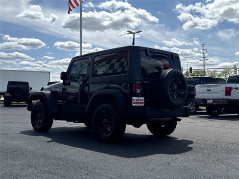 Used 2017 Jeep Wrangler Sport w/ Connectivity Group AWD/4WD image 5