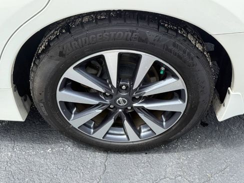 Used 2016 Nissan Altima 2.5 SV w/ Convenience Package FWD image 7