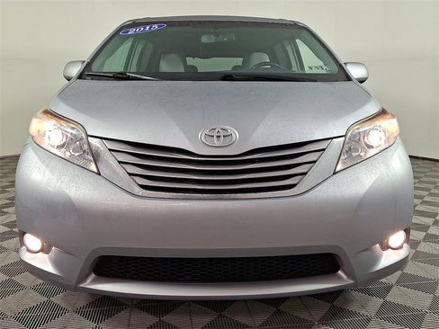 Used 2015 Toyota Sienna XLE image 5