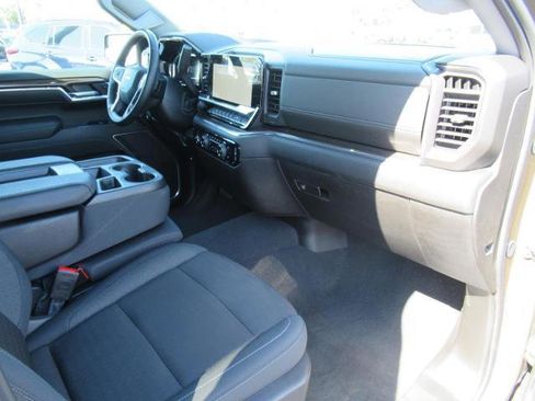 Certified 2024 Chevrolet Silverado 1500 LT AWD/4WD image 11