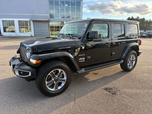 Used 2022 Jeep Wrangler Unlimited Sahara image 6
