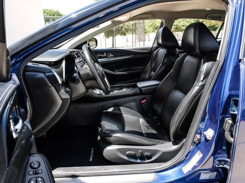 Used 2023 Nissan Maxima SV w/ Floor Mat Group FWD image 4