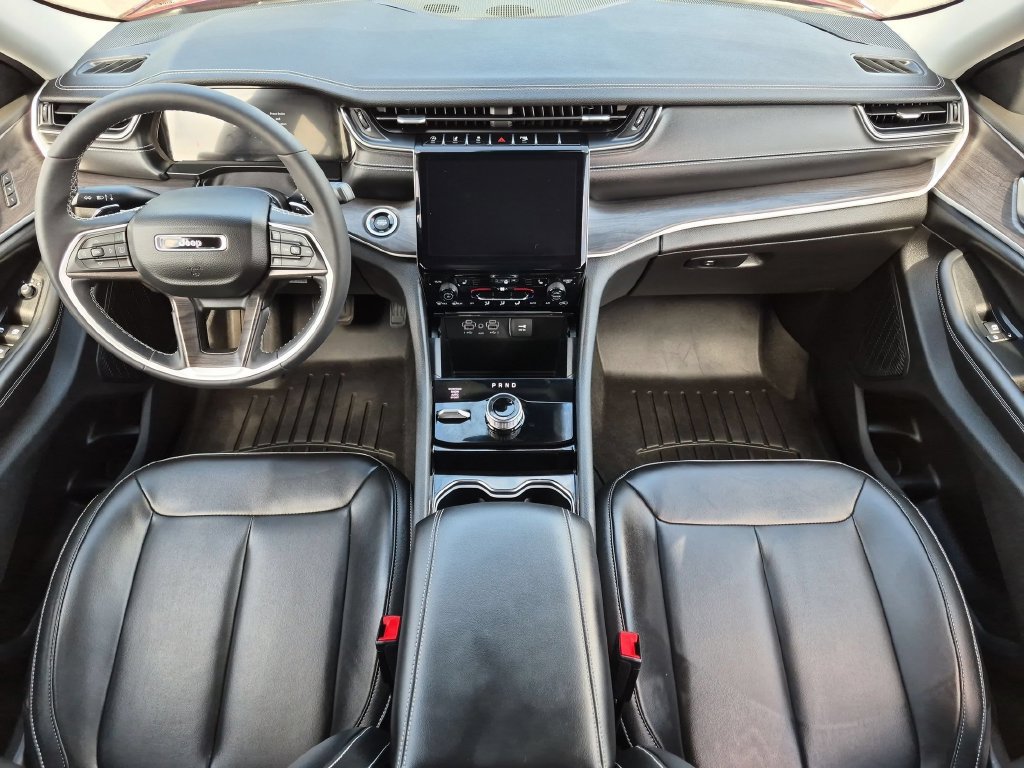 Used 2023 Jeep Grand Cherokee Limited AWD/4WD image 15