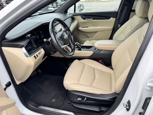 Used 2019 Cadillac XT5 AWD image 10