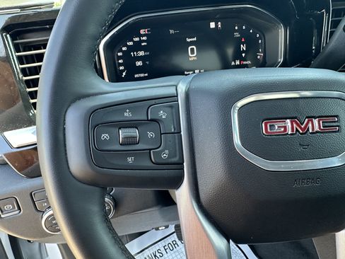 Used 2026 GMC Sierra 1500 SLT AWD/4WD image 19