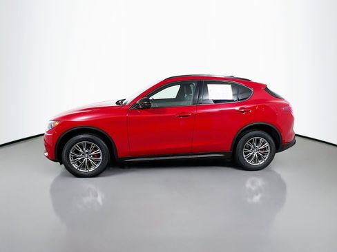 Used 2024 Alfa Romeo Stelvio Sprint image 9