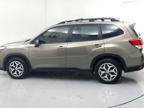 Used 2019 Subaru Forester Premium image 6