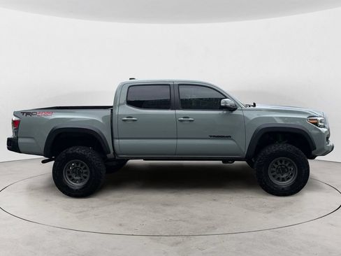 Used 2023 Toyota Tacoma TRD Off-Road AWD/4WD image 4