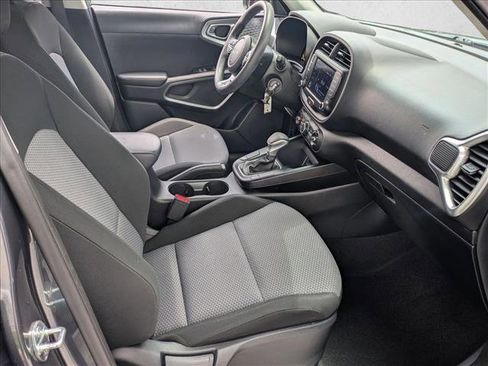Used 2023 Kia Soul LX FWD image 19