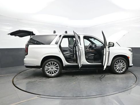 Used 2021 Cadillac Escalade Premium Luxury image 48