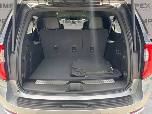 Used 2025 GMC Yukon XL Denali AWD/4WD image 32