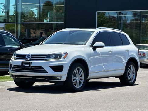Used 2016 Volkswagen Touareg VR6 AWD/4WD image 7