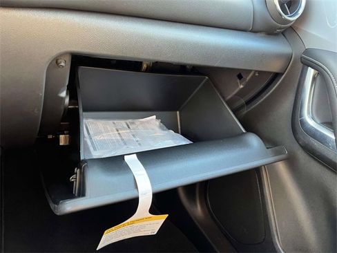 Certified 2025 Chevrolet Blazer LT w/ Convenience Package image 31