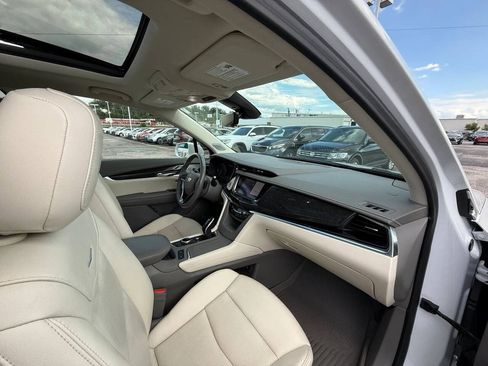 Used 2020 Cadillac XT6 Premium Luxury AWD/4WD image 24